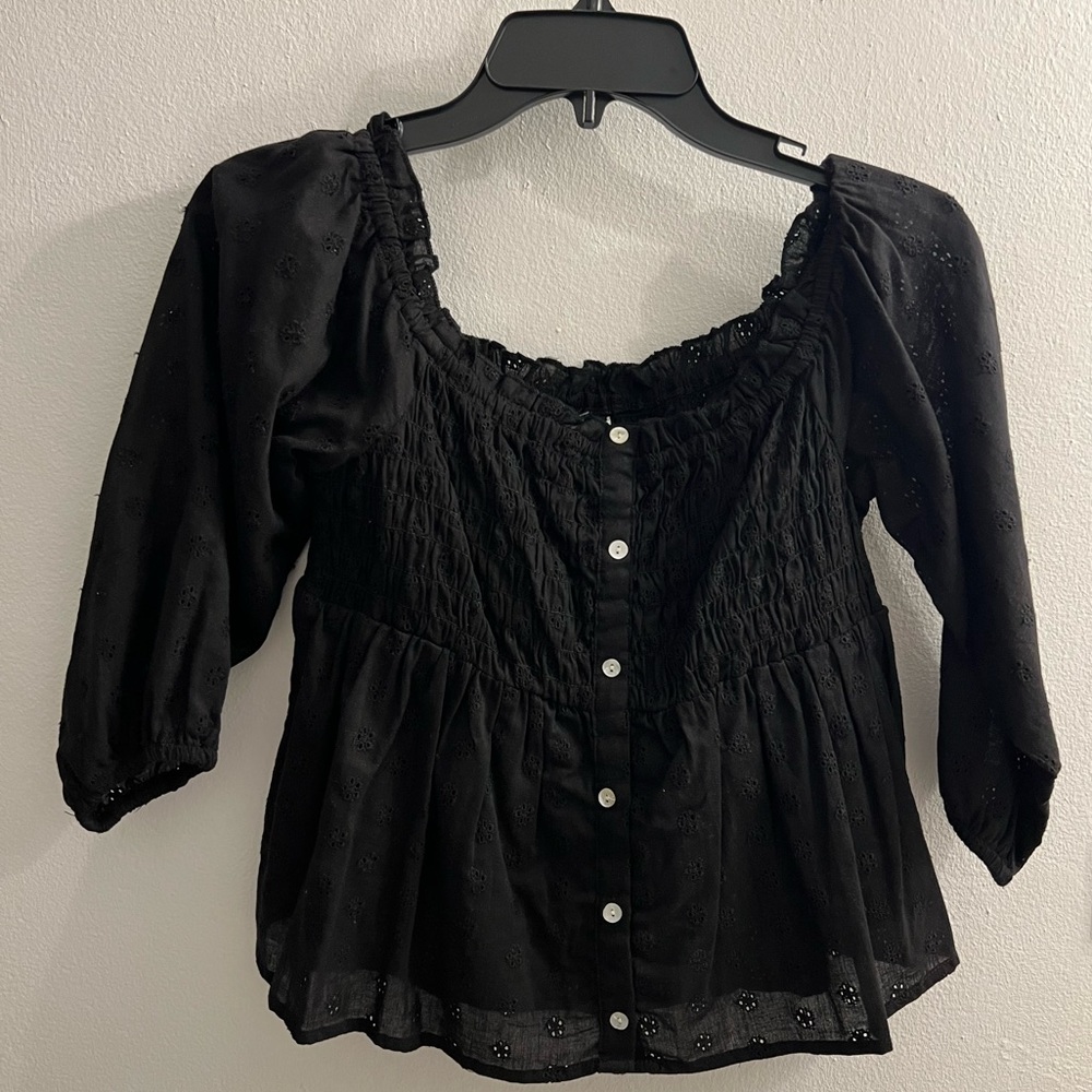 Off shoulder top in black